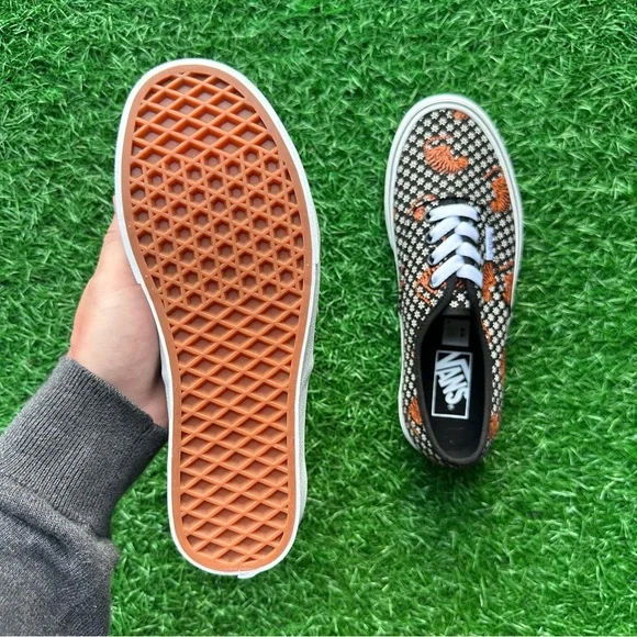 Vans Authentic Tiger Floral Black White - Picture 2 of 9